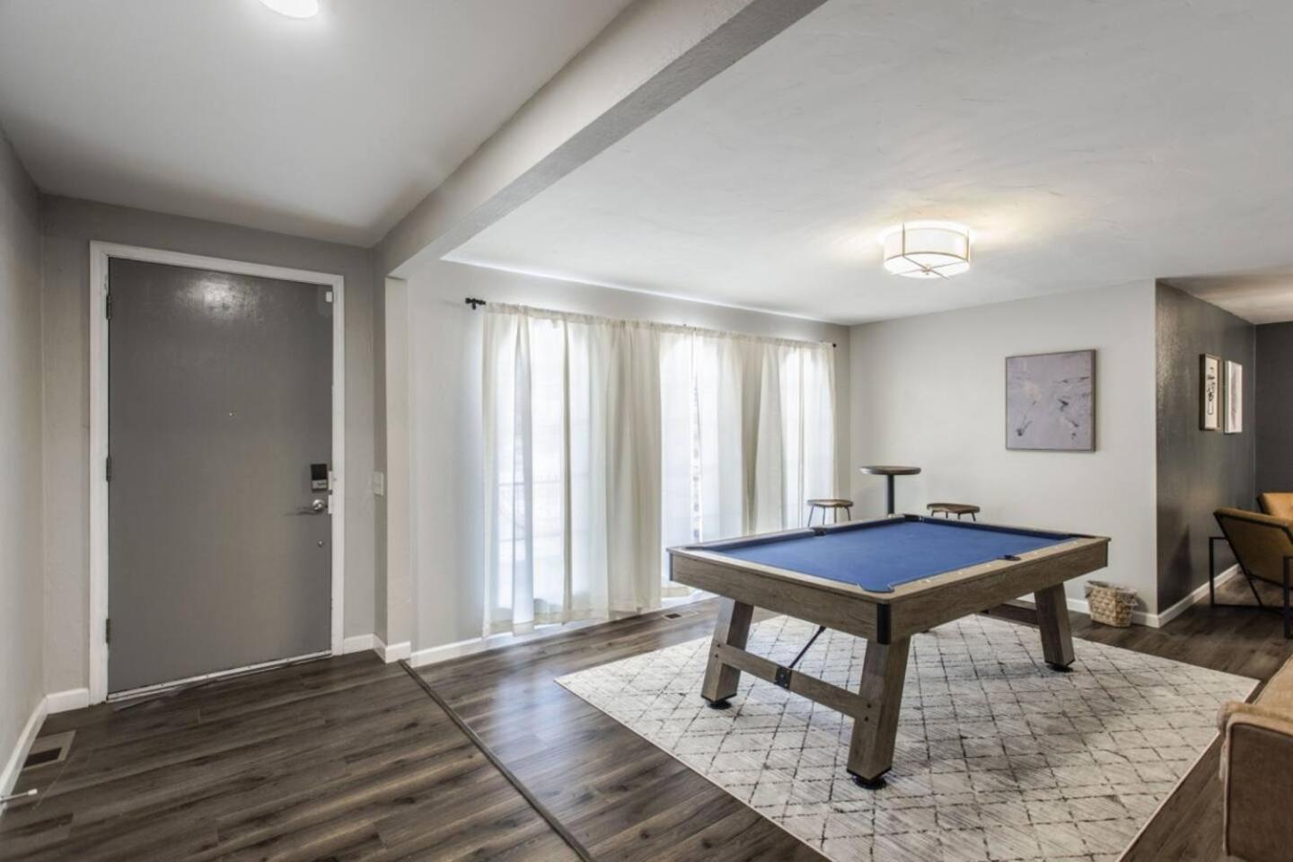 New Hummingbird Haven - Nw Okc, Billiards, Firepit Villa Oklahoma City Eksteriør billede