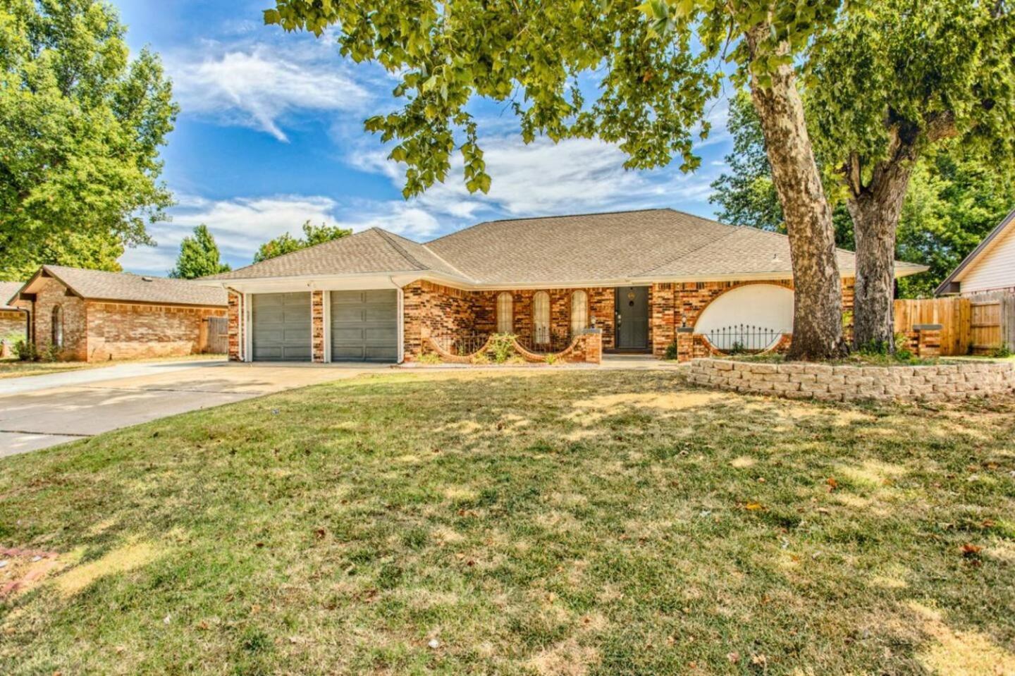 New Hummingbird Haven - Nw Okc, Billiards, Firepit Villa Oklahoma City Eksteriør billede
